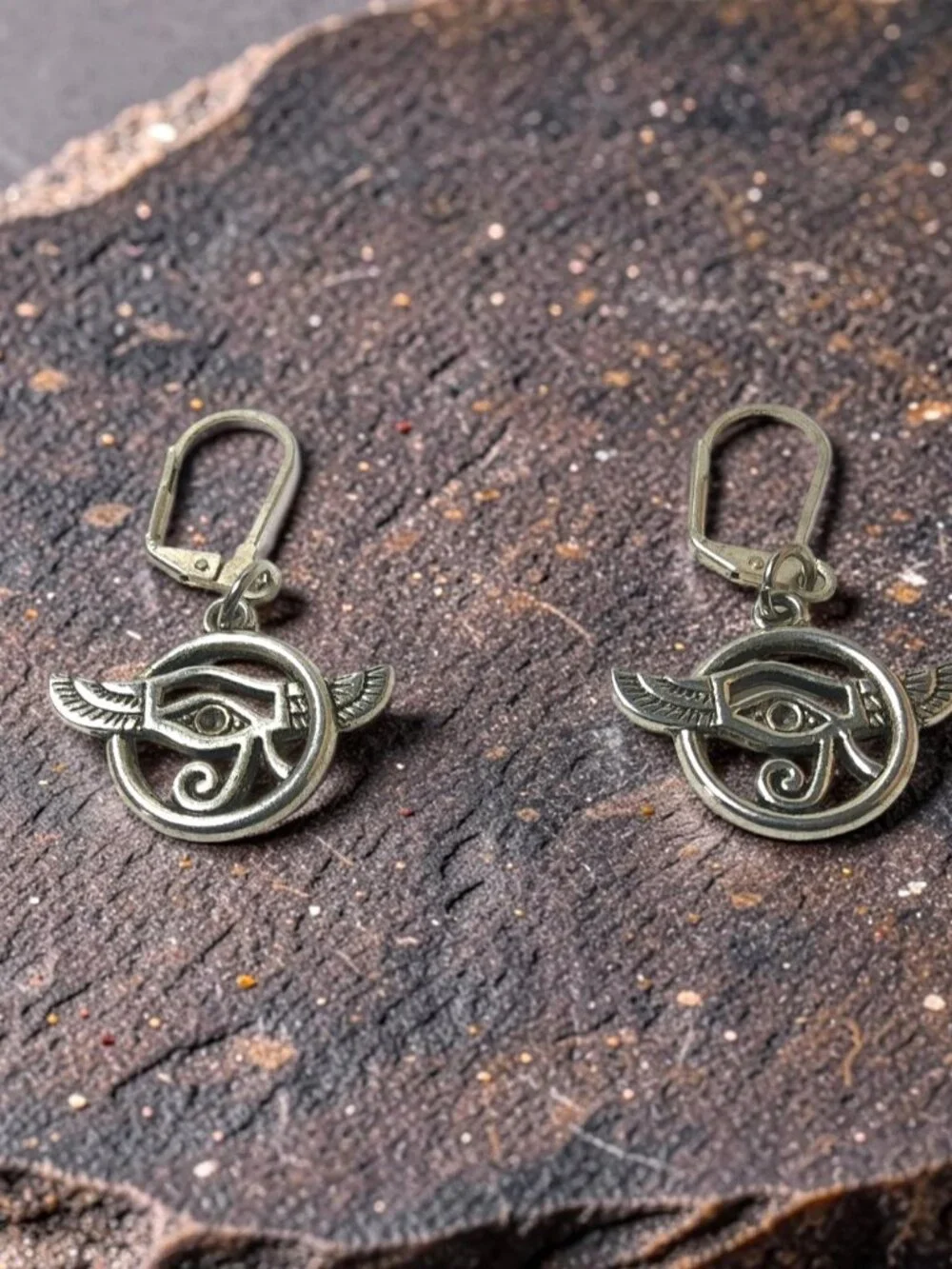 vintage silver tone egyptian eye of horus dangle earrings.